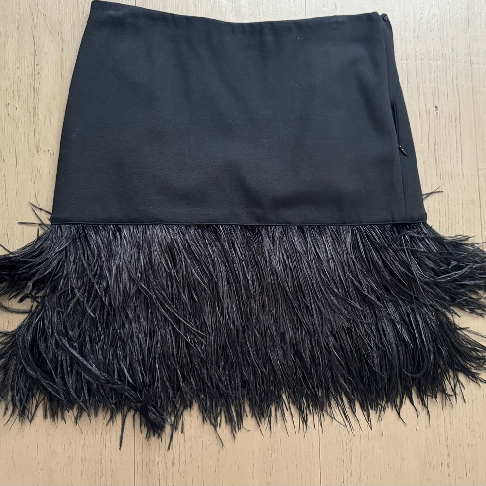 🌟Ann Taylor black skirt w/ ostrich feathers. Size 2- holiday/ new years